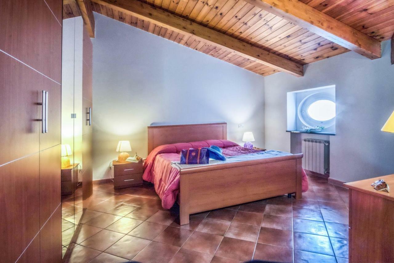 Amore Rentals - Maison Palazzo Correale ซอร์เรนโต ภายนอก รูปภาพ