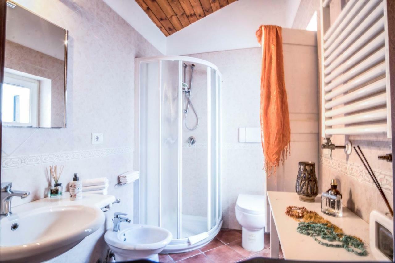 Amore Rentals - Maison Palazzo Correale ซอร์เรนโต ภายนอก รูปภาพ