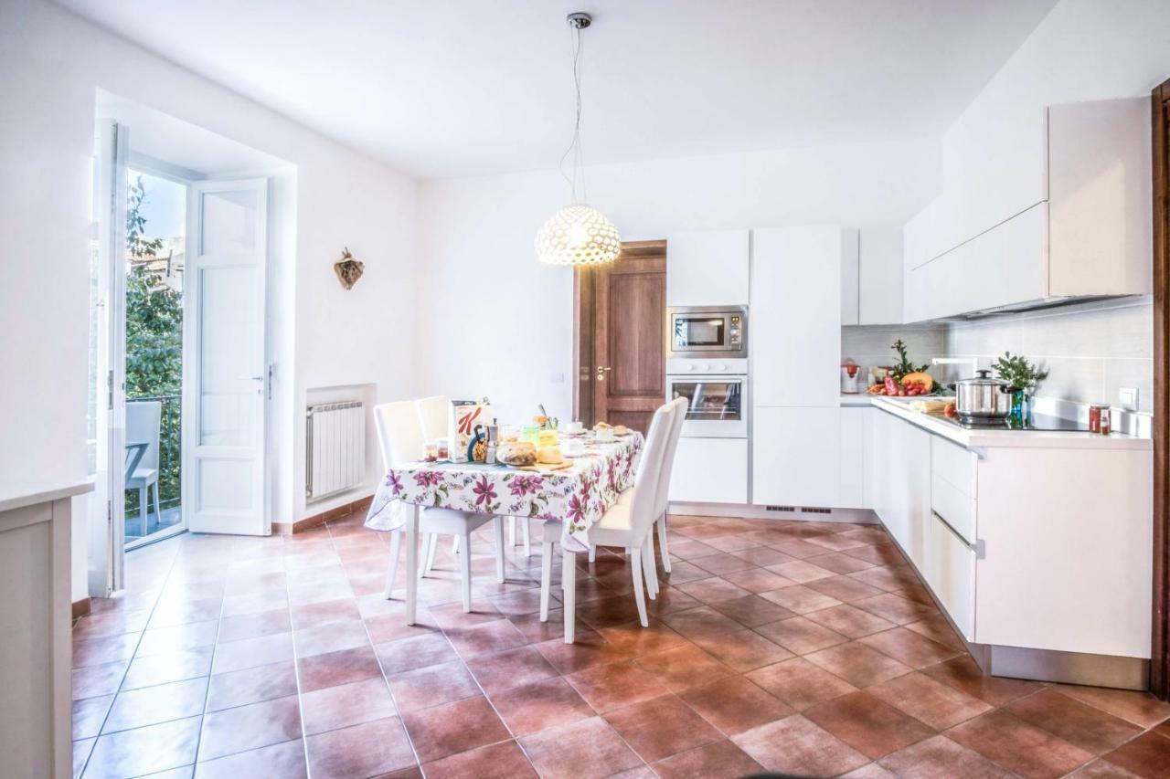 Amore Rentals - Maison Palazzo Correale ซอร์เรนโต ภายนอก รูปภาพ